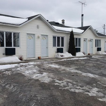 Motel Le Valois Acton Vale Экстерьер фото
